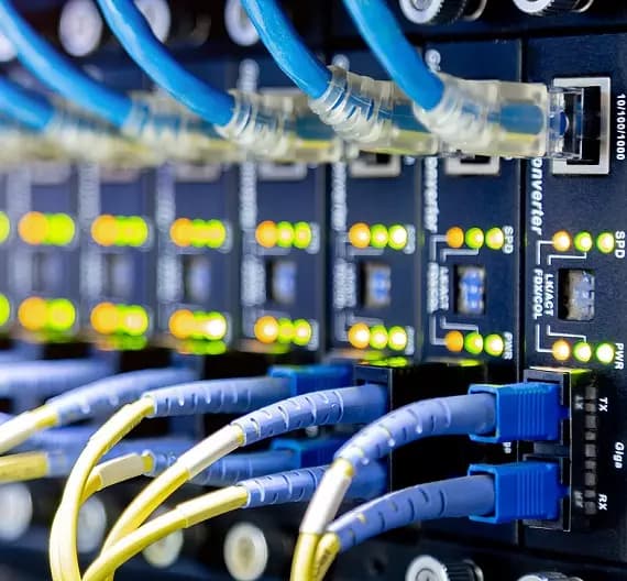 conexao-ponto-a-ponto-ehsc-ftto-1-webp O que é conexão ponto a ponto EHSC/FTTO, suas vantagens e aplicações para as empresas