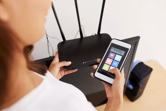 diferenca-wi-fi-wireless-scaled-e1669379868164-1-webp Entenda a diferença entre Wi-Fi e Wireless